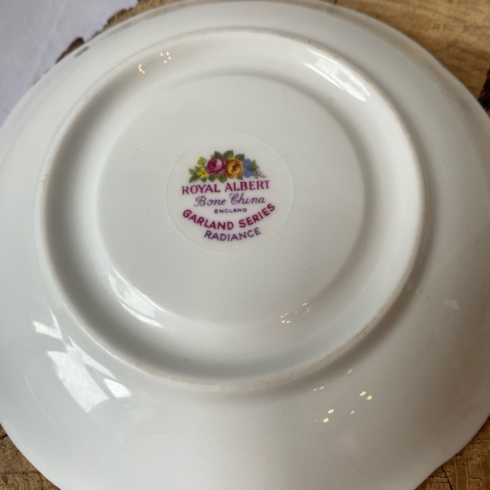 Royal Albert Garland Series Radiance Fine Bone China Footed Tea Cup And Saucer - Picture 8 of 9
